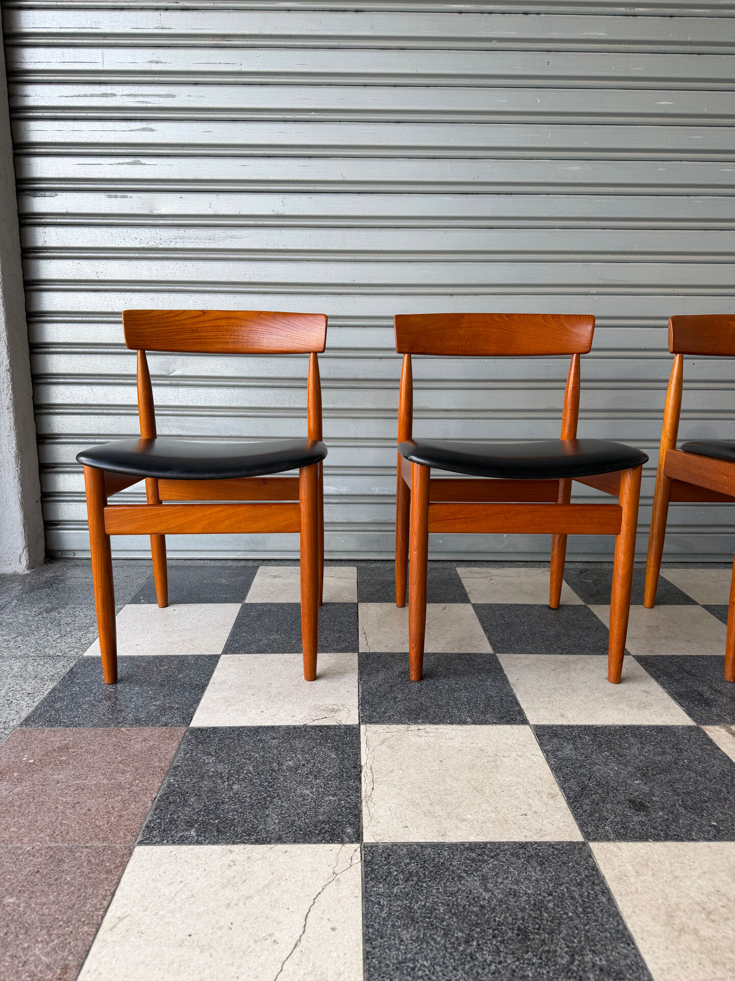 Lot de 4 chaises danoises en teck