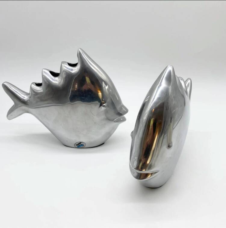 Pair of “Fish” vases / Cast aluminum – 1980s