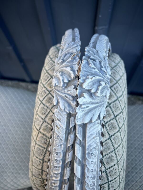 Paire de chaises de Style Louis XVI laquées