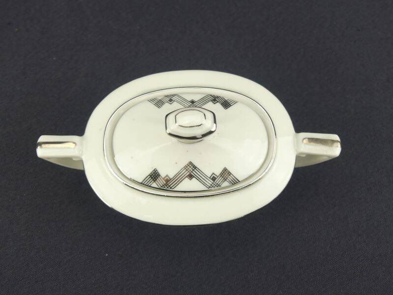 Art Deco tête-à-tête in Limoges porcelain by Legrand