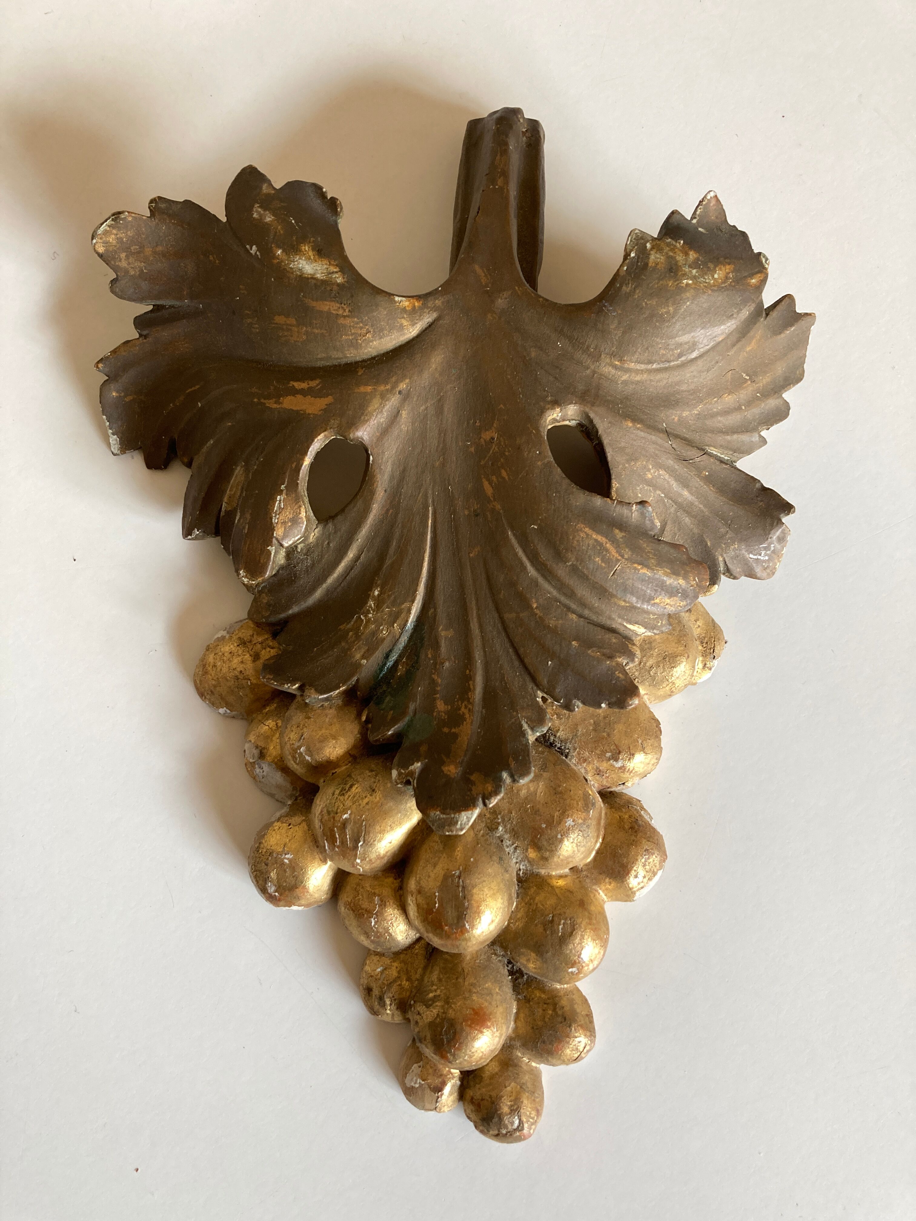 Golden wood mid-19th bunch of grape leaf vine pediment part Bacchus