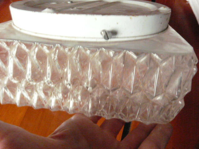 Square ceiling light resists glass