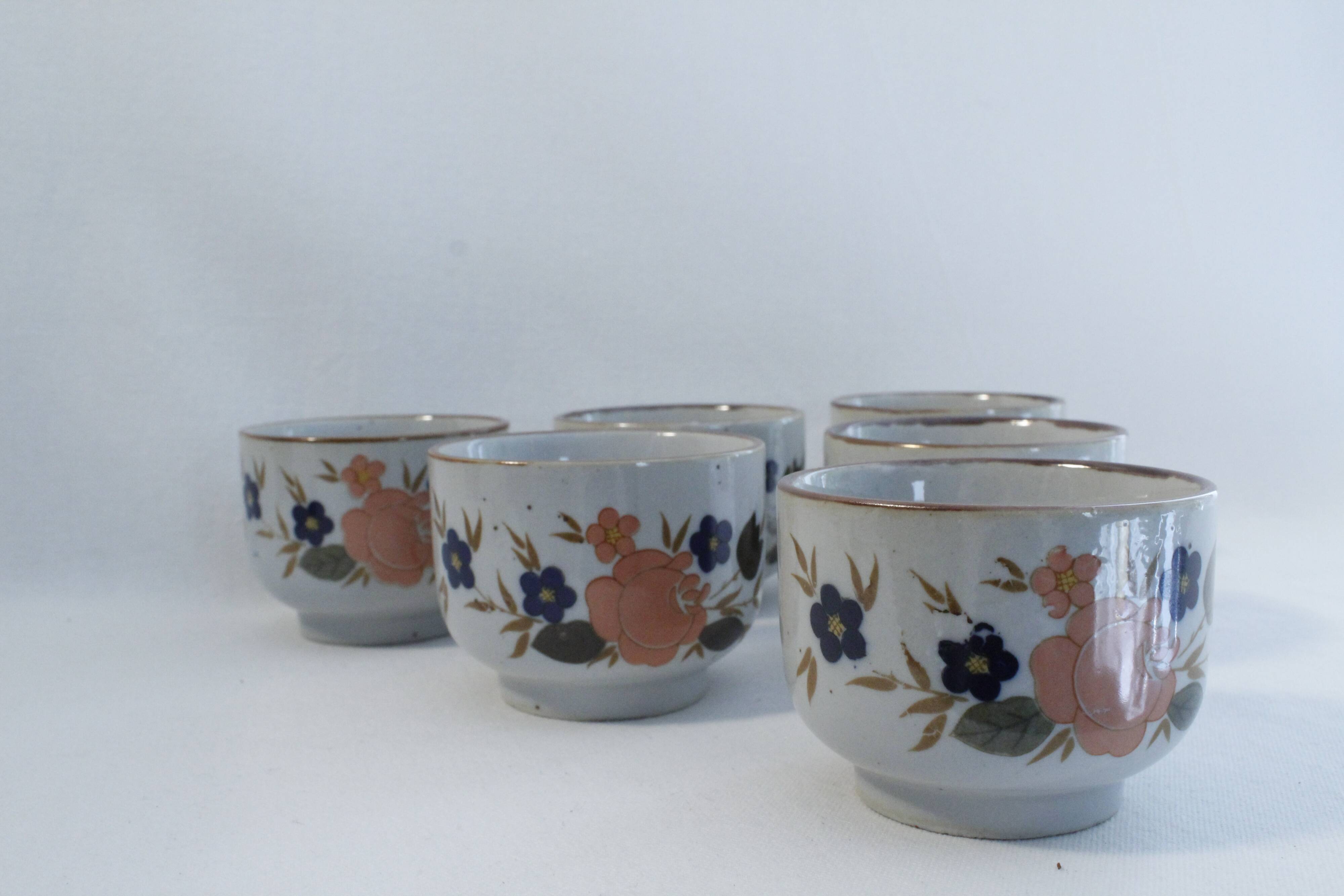 Set of 6 tea cups vintage floral patterns