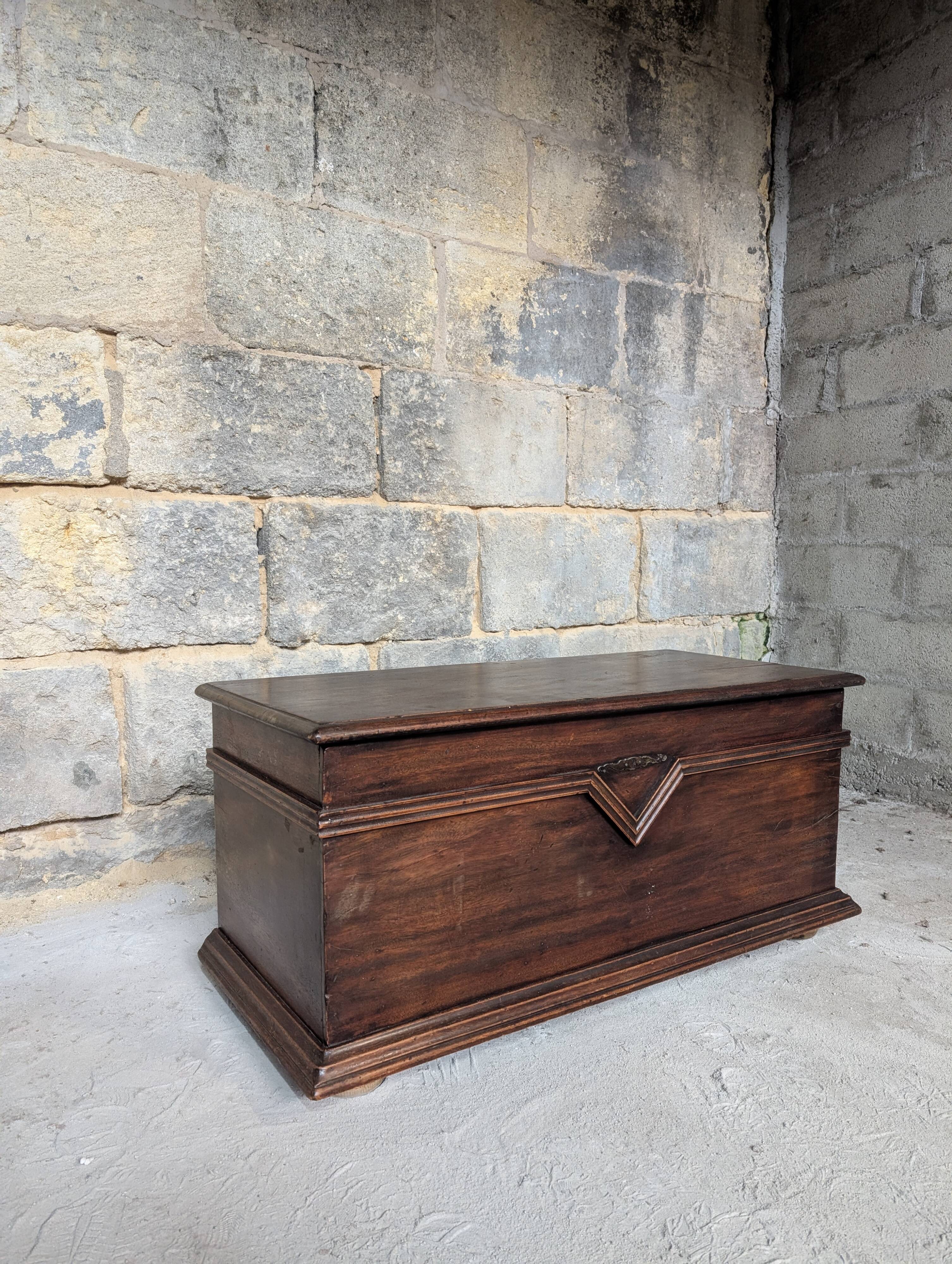 Coffre en bois