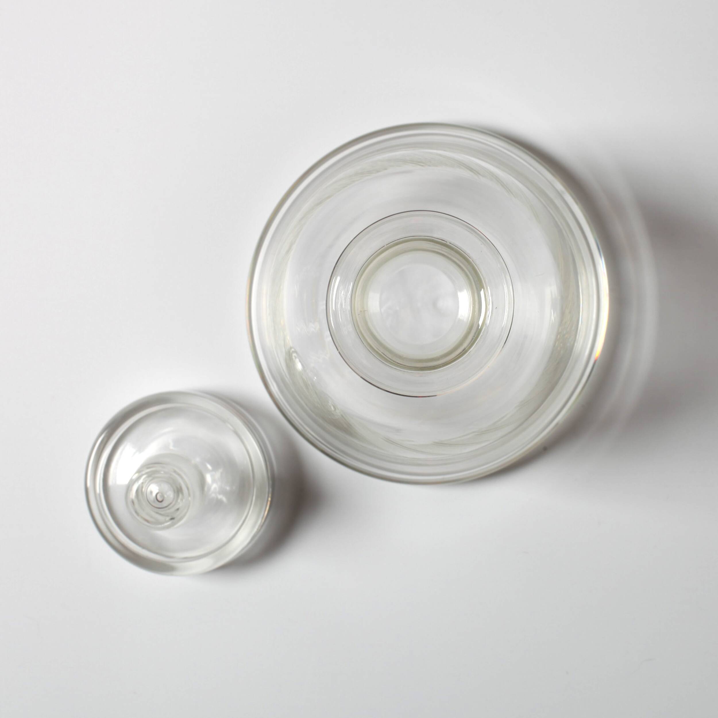 Carafe en verre vintage en forme de cloche avec bouchon : carafe italienne des années 50