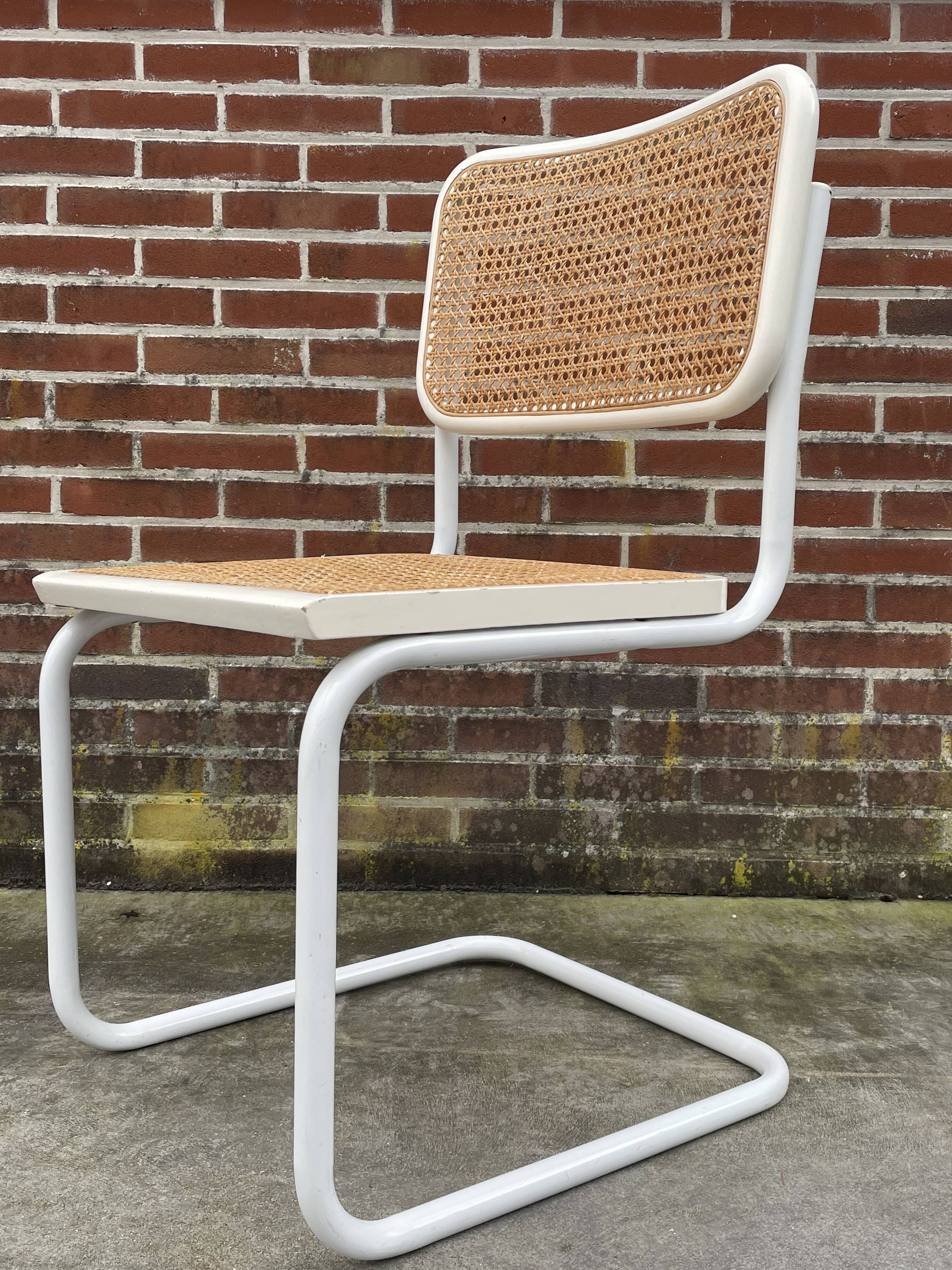 Cesca chair b32 model in white design