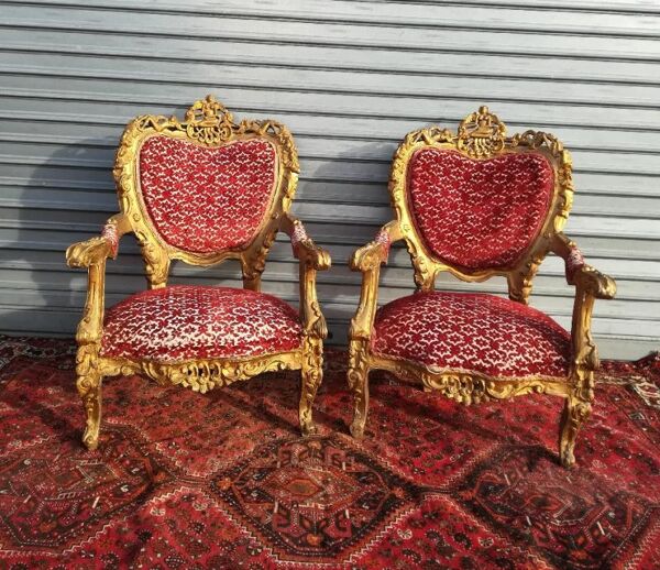 paire de fauteuils d'apparat en bois doré