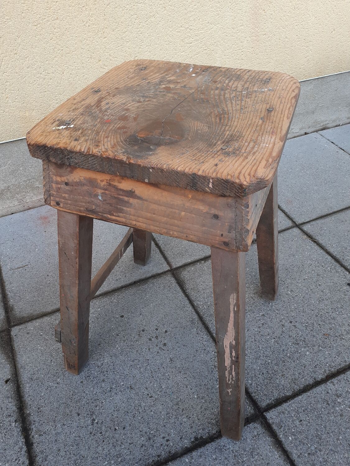 Workshop stool