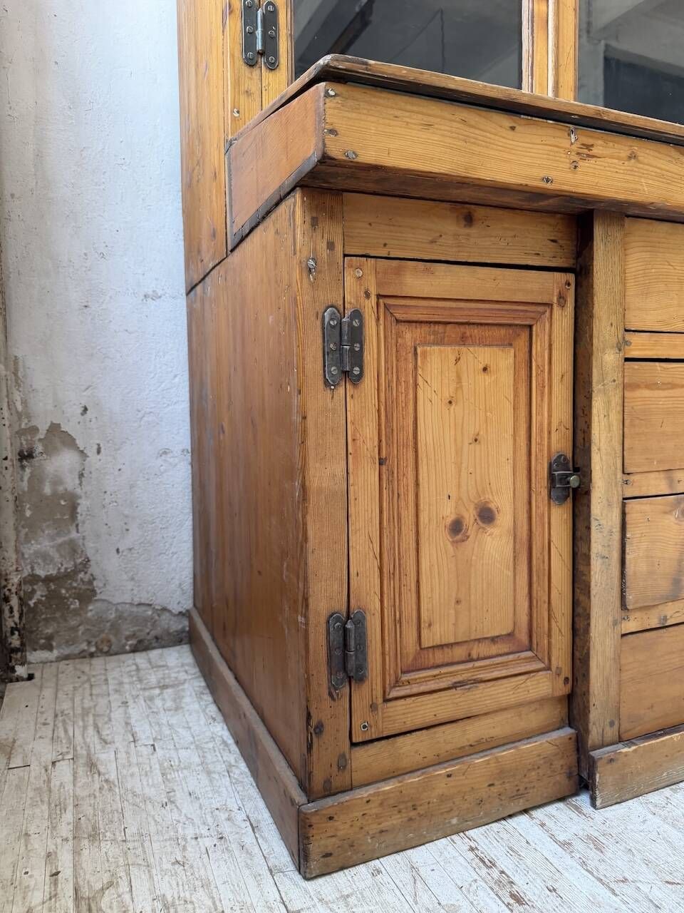 Library grocery Napoleon 19th century