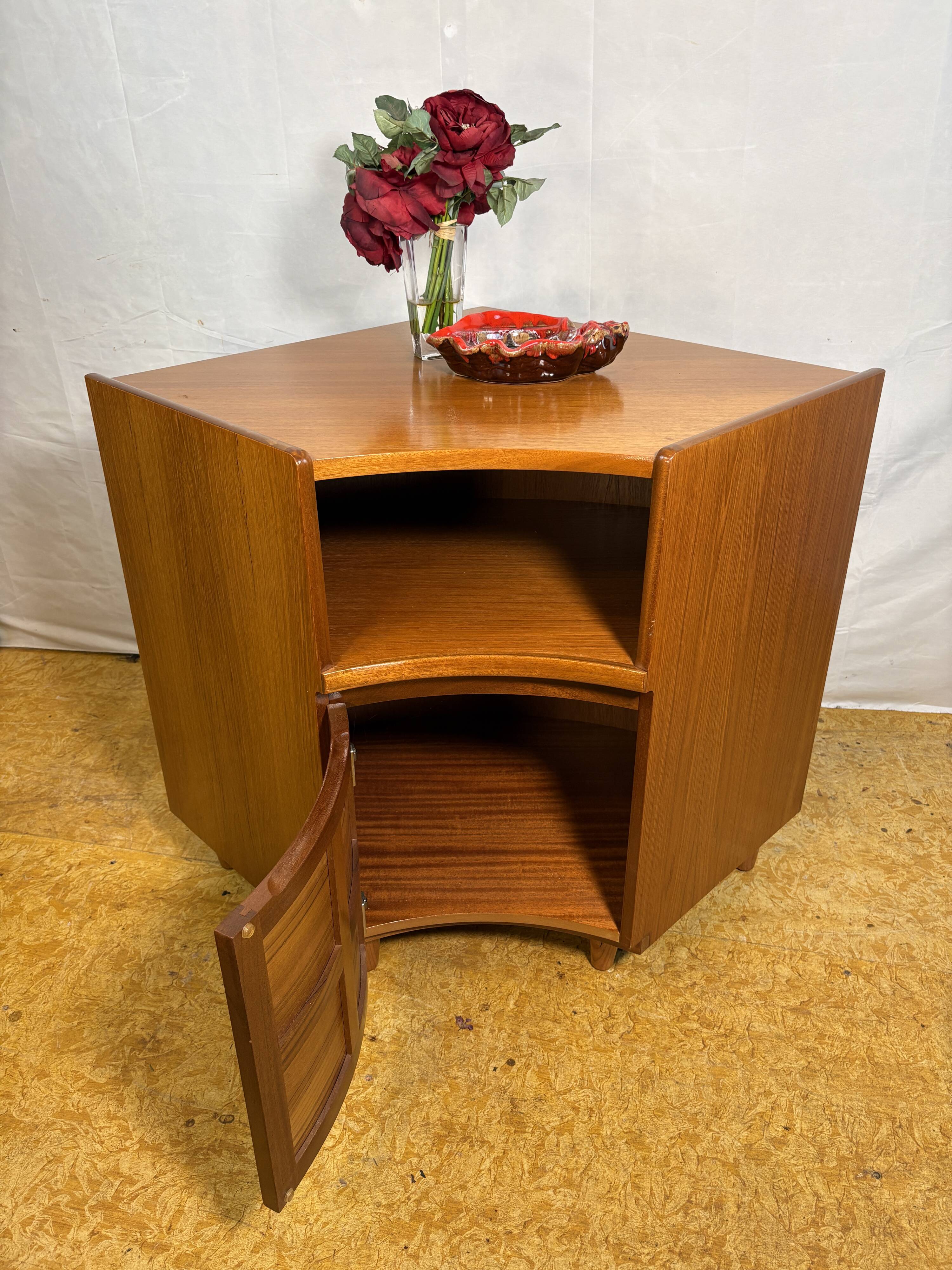 Vintage Nathan Teak Corner Cabinet (c. 1960s–1970s) – Mid-Century Modern  A