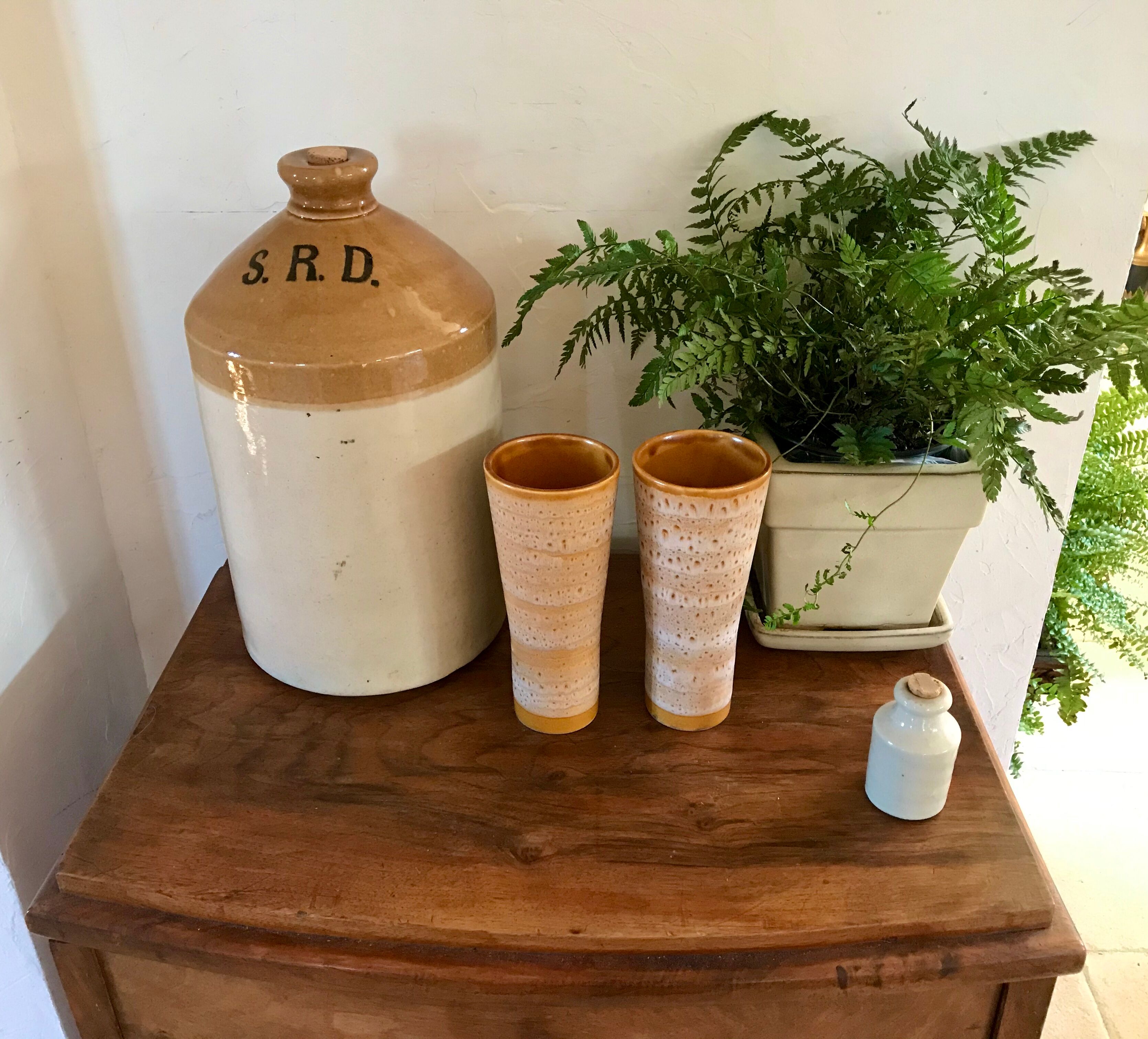 40s varnished sandstone canister