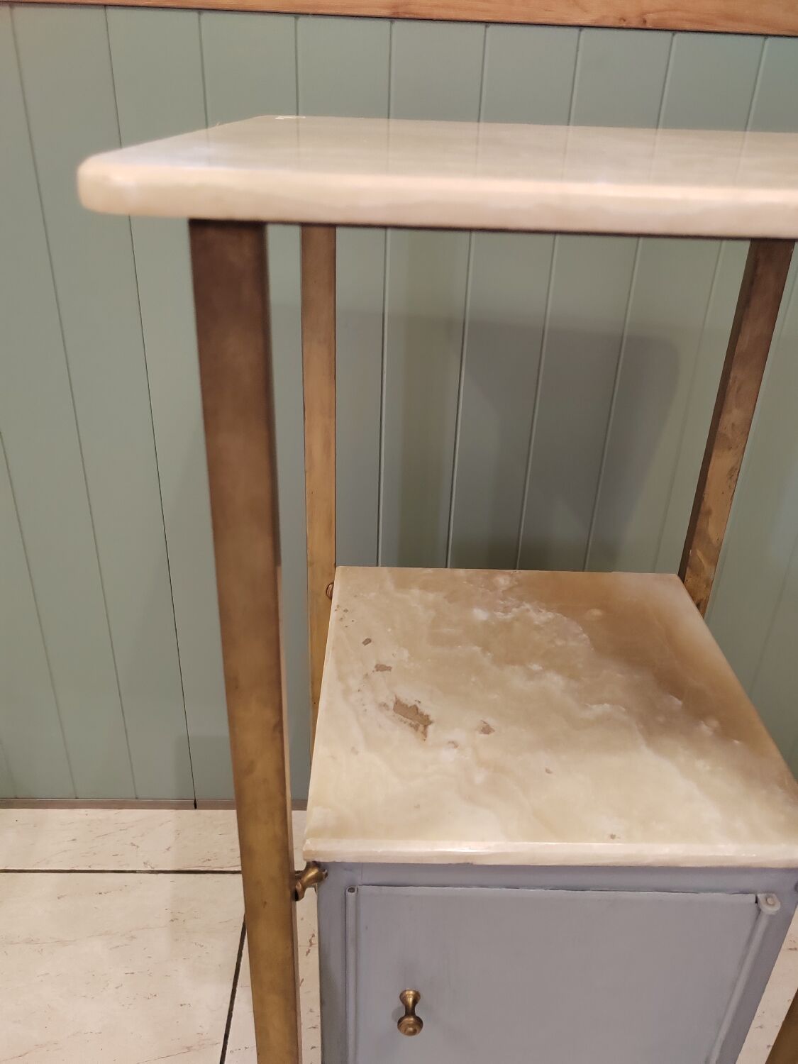 Nightstand accent table