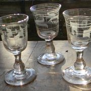 Set of 8 acid-engraved glass liquor glasses