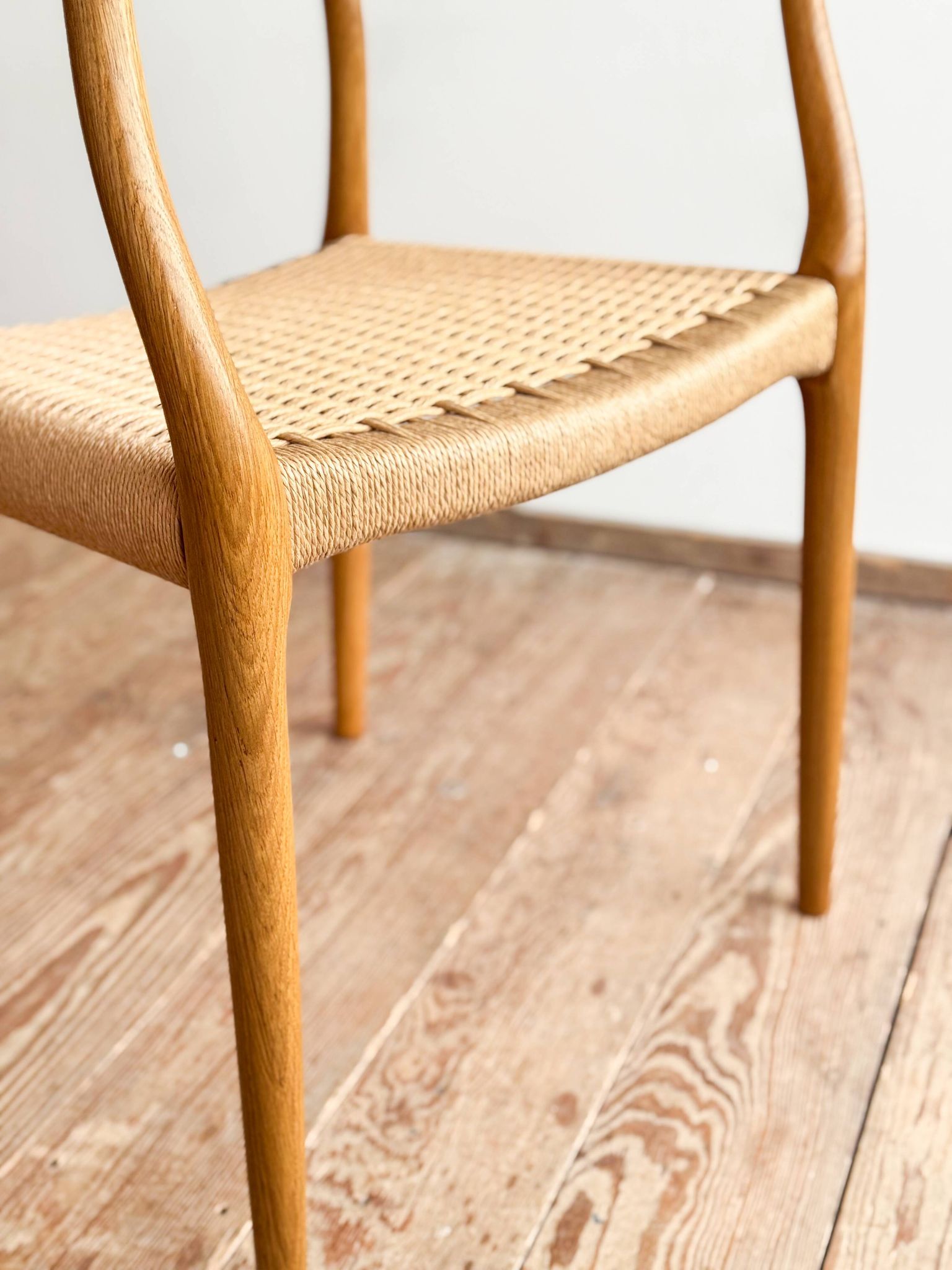 Fauteuil rare modèle 62 par Niels O. Møller en chêne, Danemark