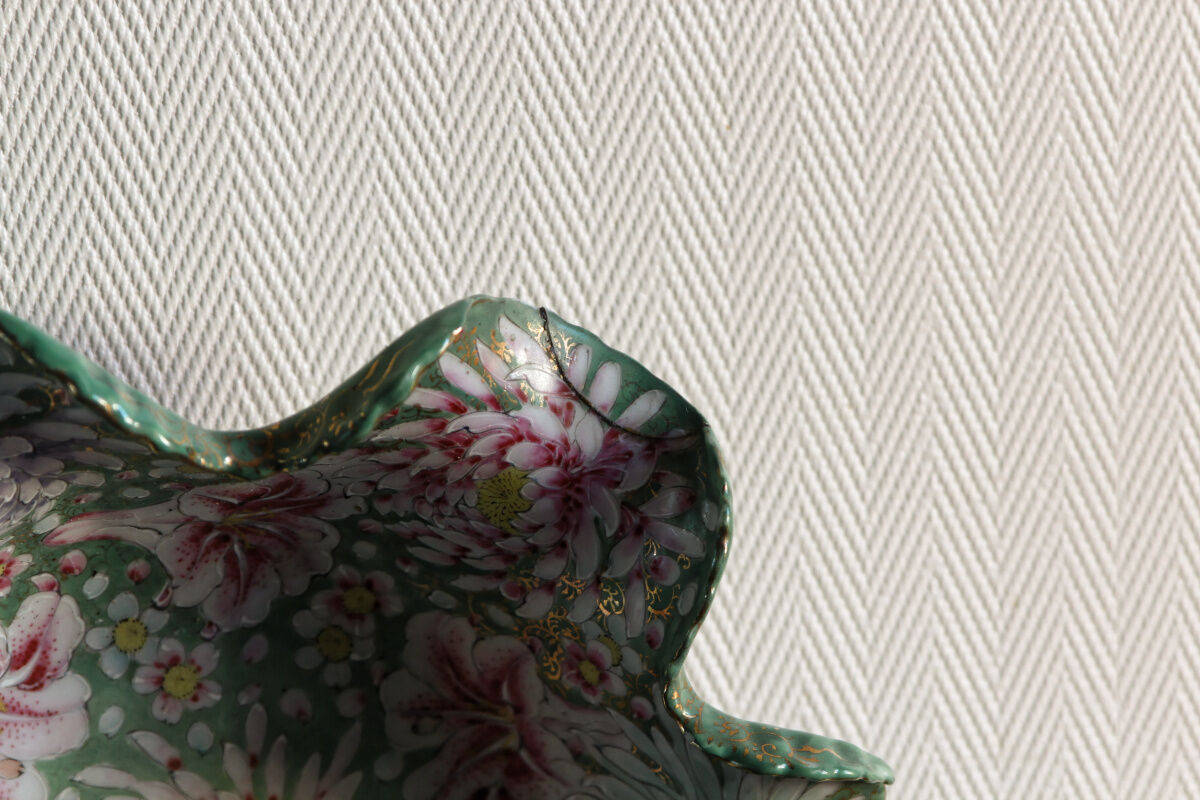 Polylobed earthenware salad bowl