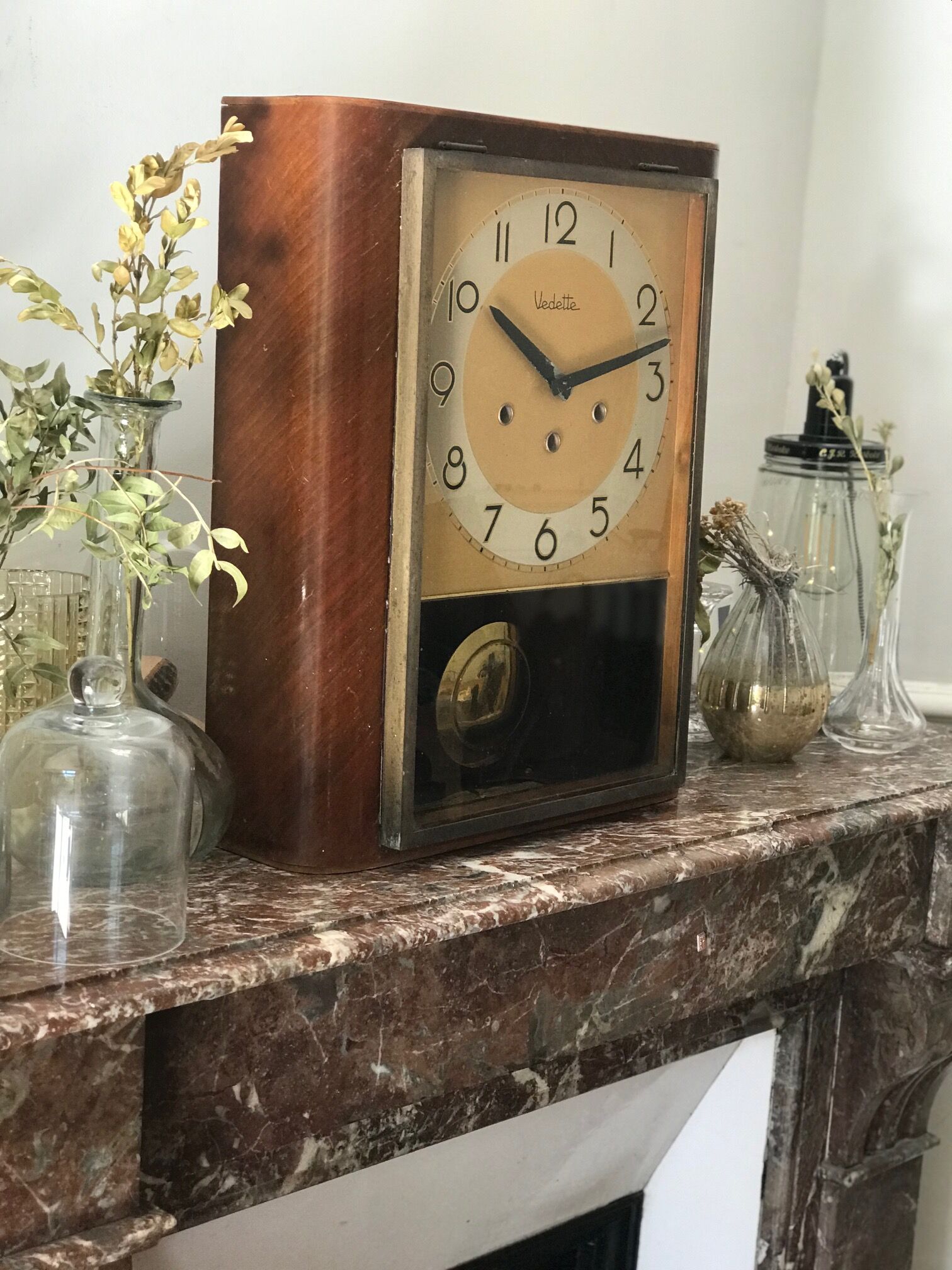 Old Clock Vedette