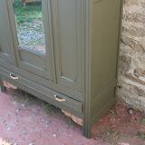 Art Deco wardrobe with three doors – Kaki Barda (Liberon)