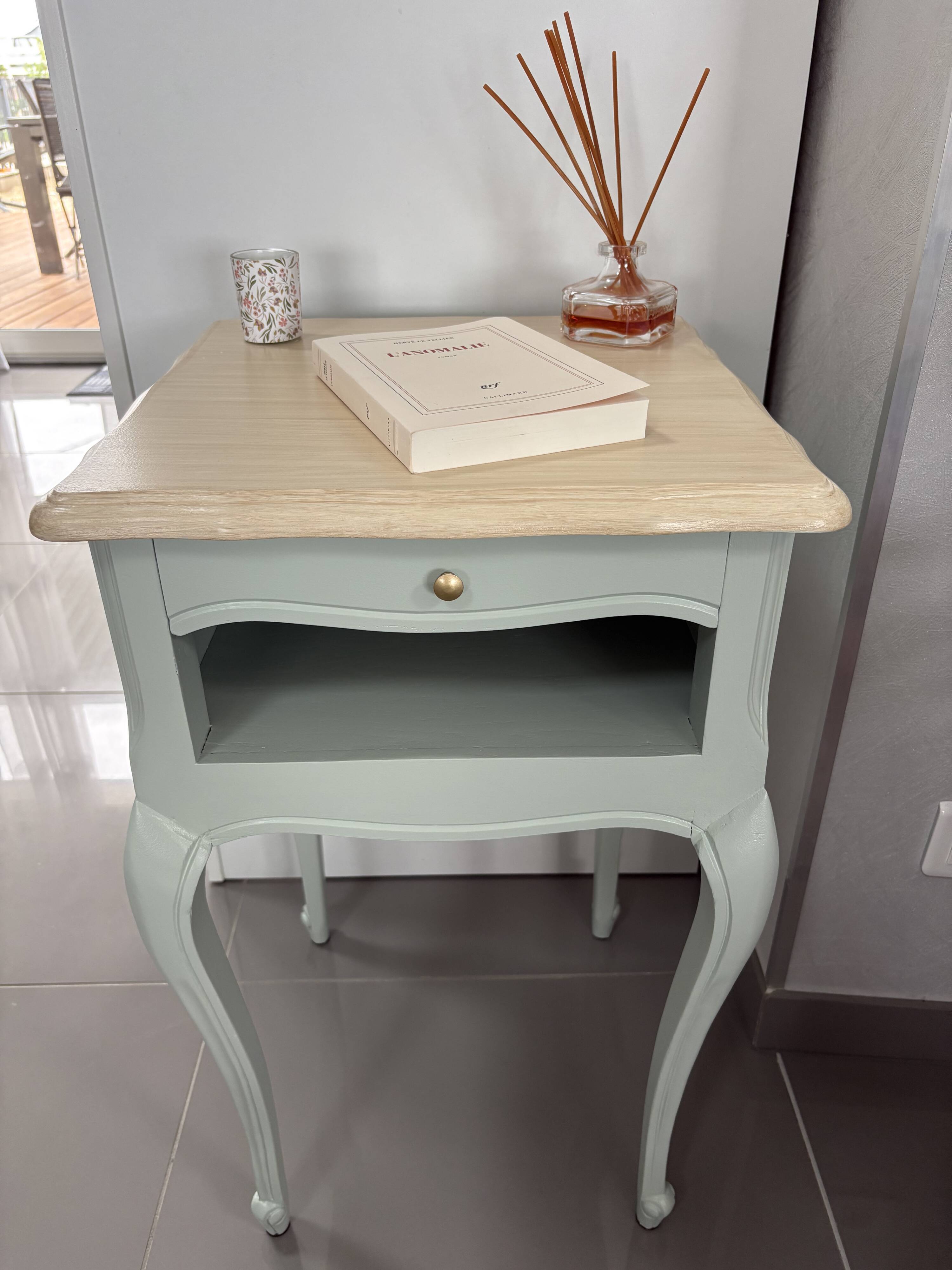 Refurbished bedside table in vintage/country chic style