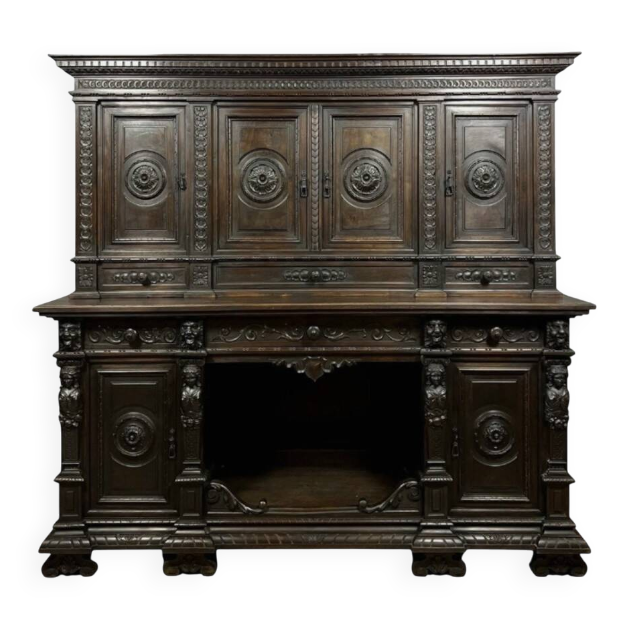 Important Renaissance buffet in solid walnut.