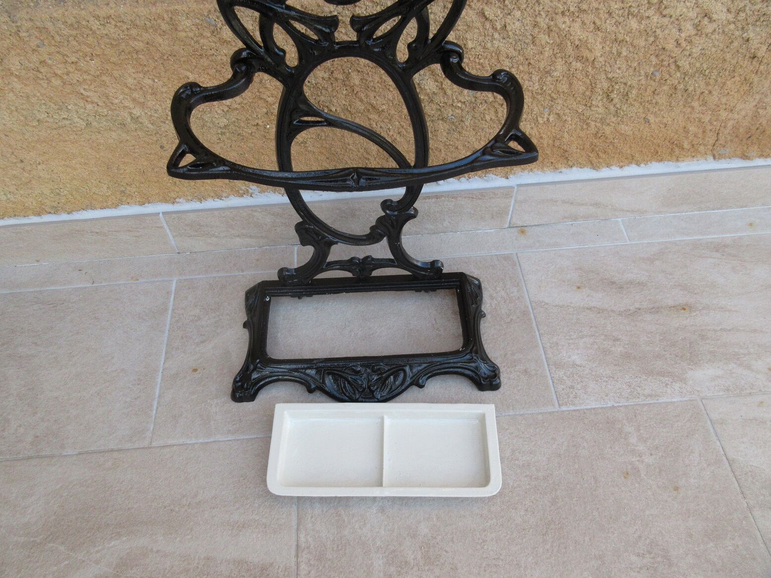 Cast iron umbrella holder