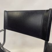 Chaise vintage en cuir et acier noir des années 1970