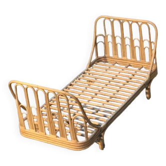 Rattan bed