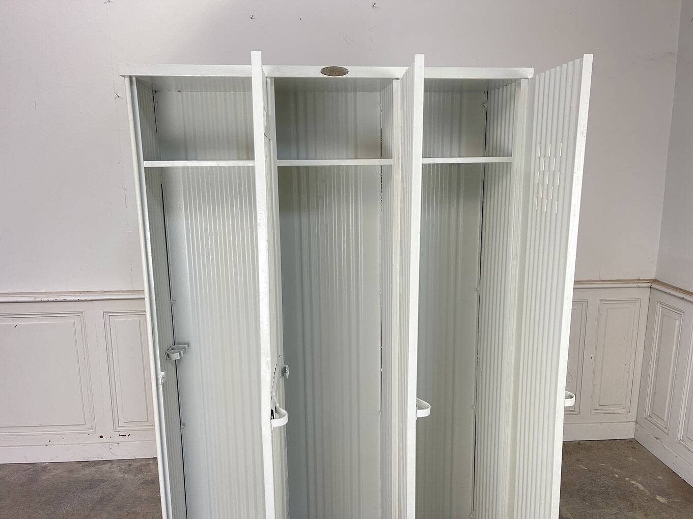 Wardrobe 1930 Strafor