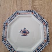 Set of Limoges porcelain dessert dishes.