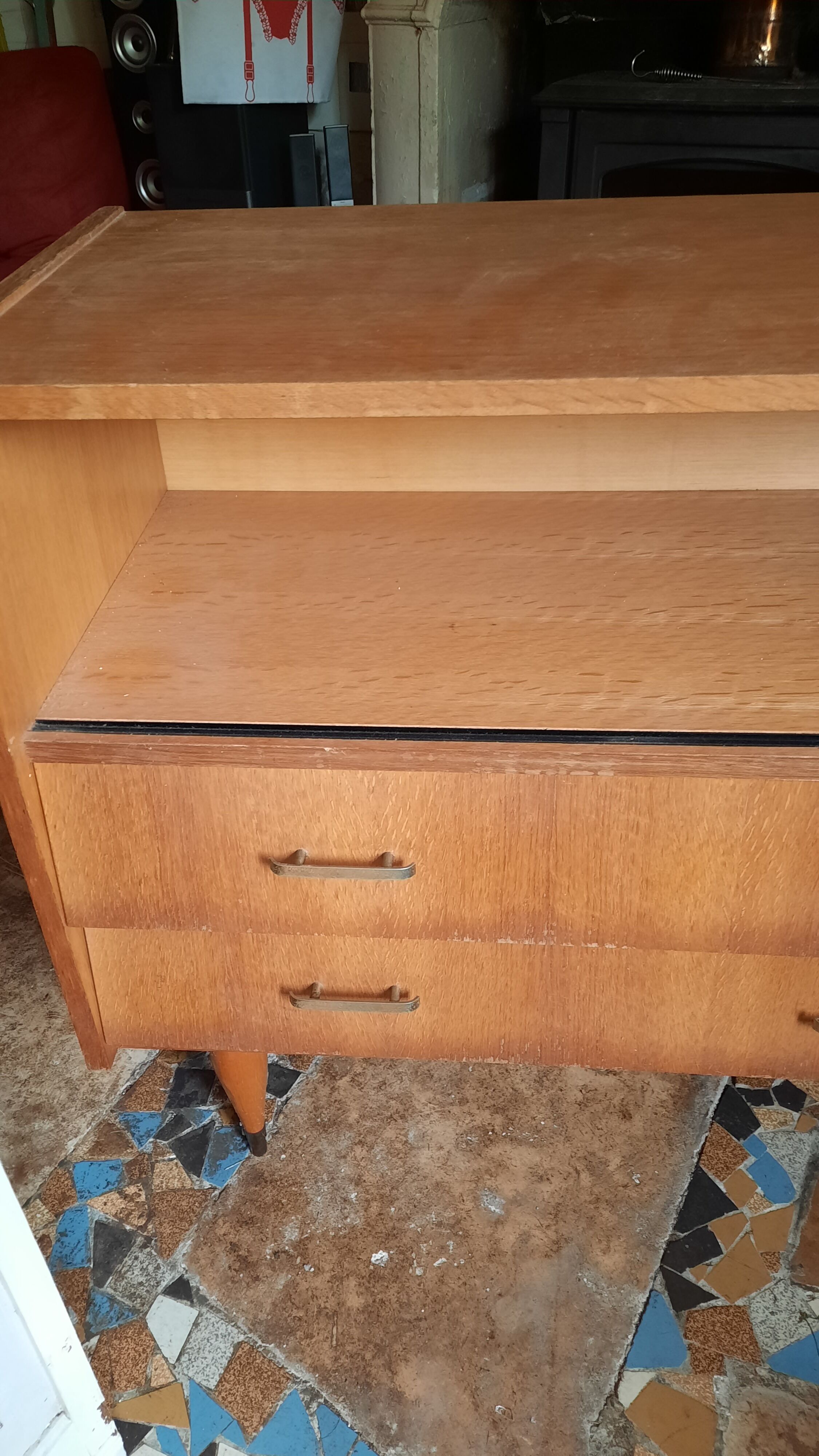 Showcase cabinet chest of drawers spindle foot