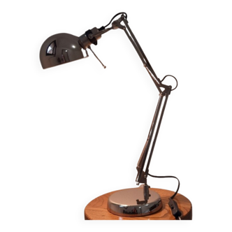 Articulated industrial style desk lamp