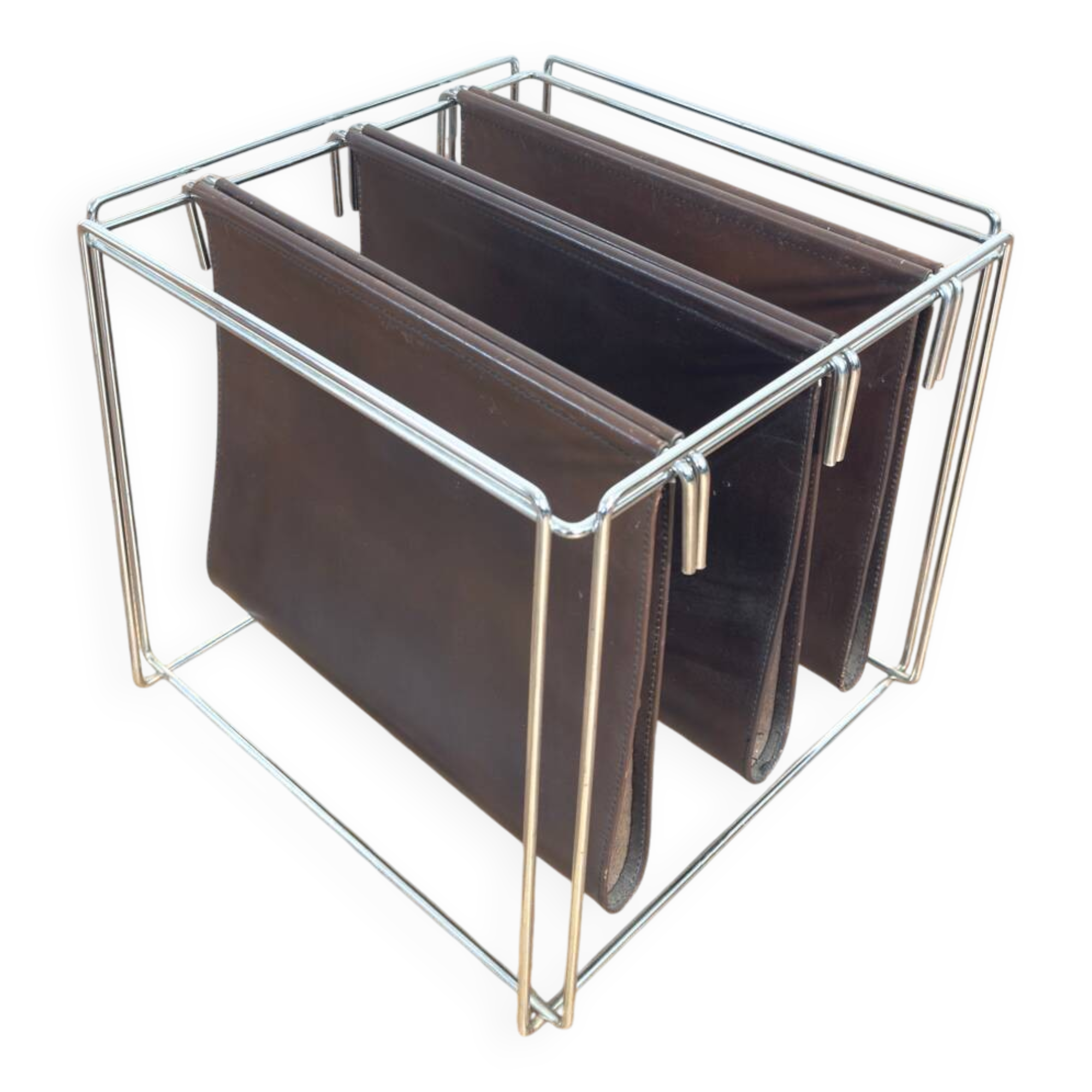 Gérard Rignault Group SA magazine rack