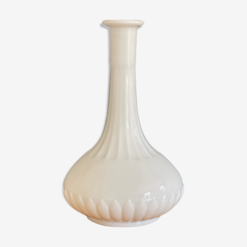 Vase en opaline blanche laiteuse vintage