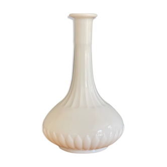 Vintage milky white opaline vase