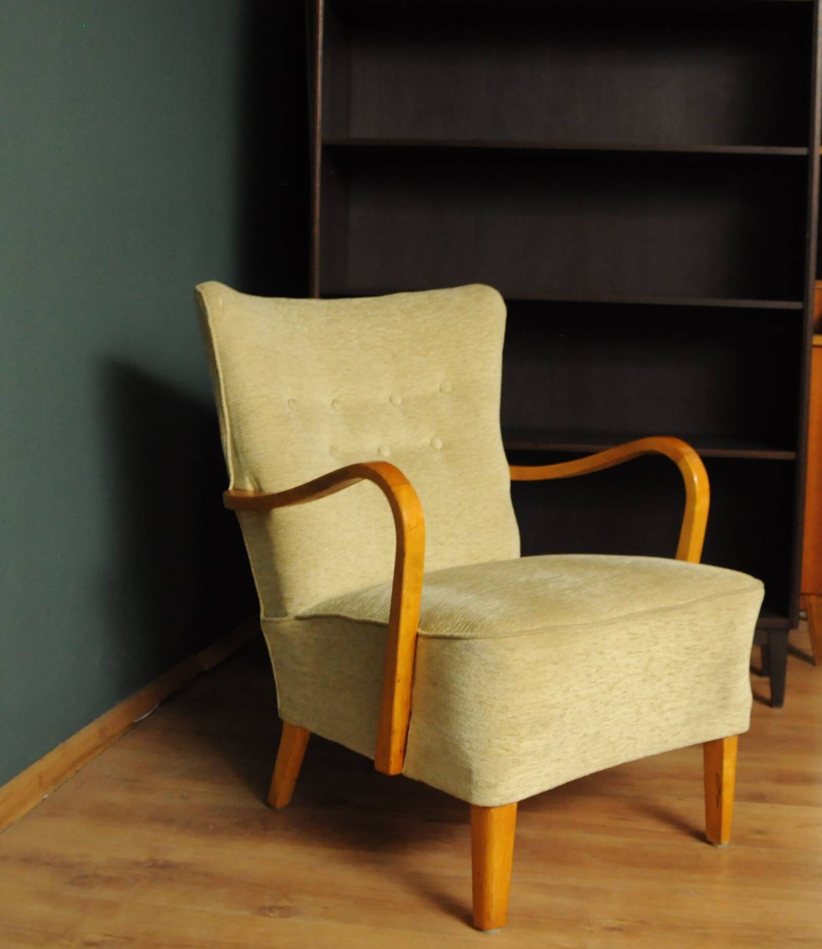 Scandinavian armchair "Pulman"