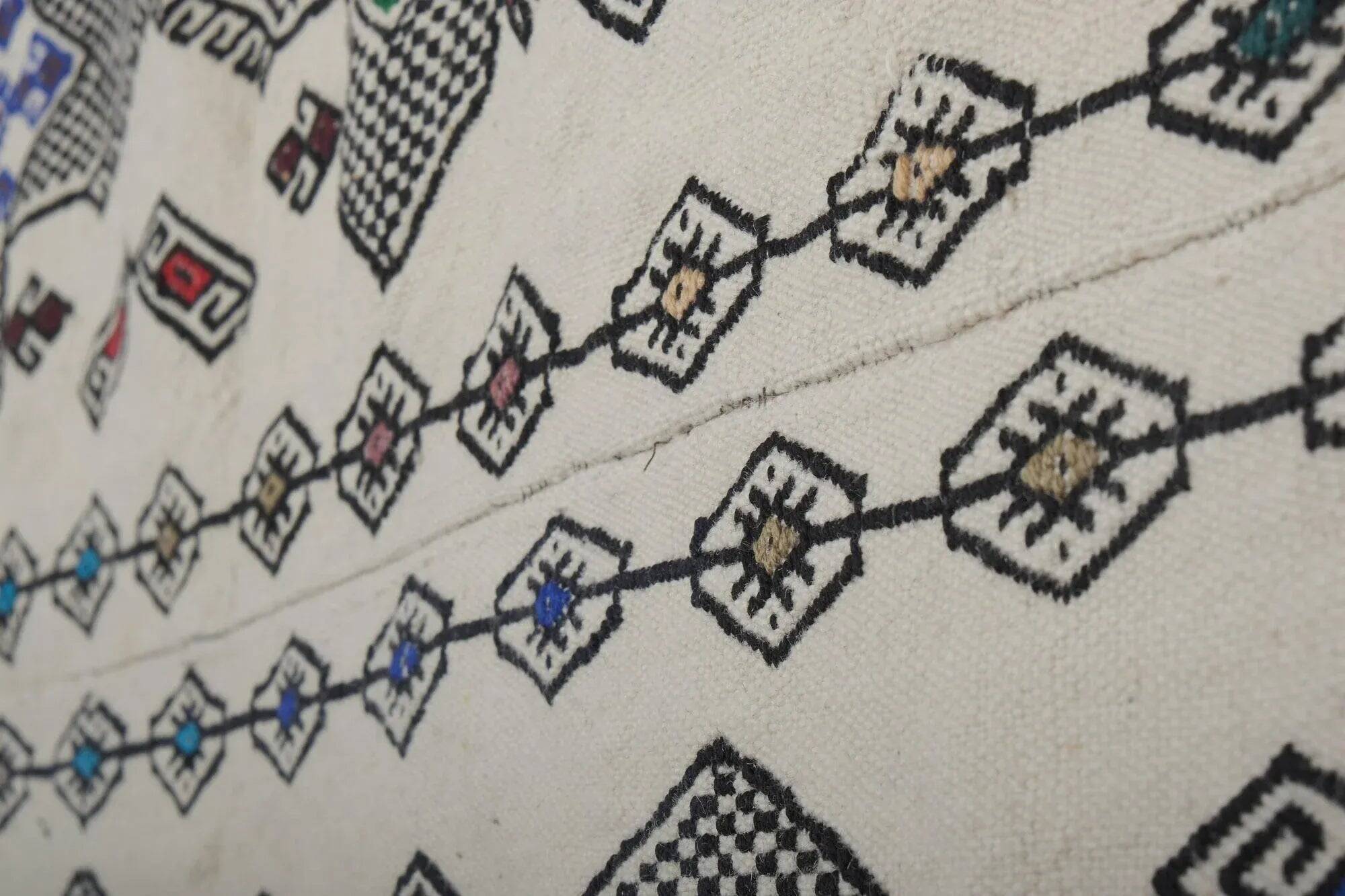 Vintage Turkish kilim, handwoven, 170x210 cm.