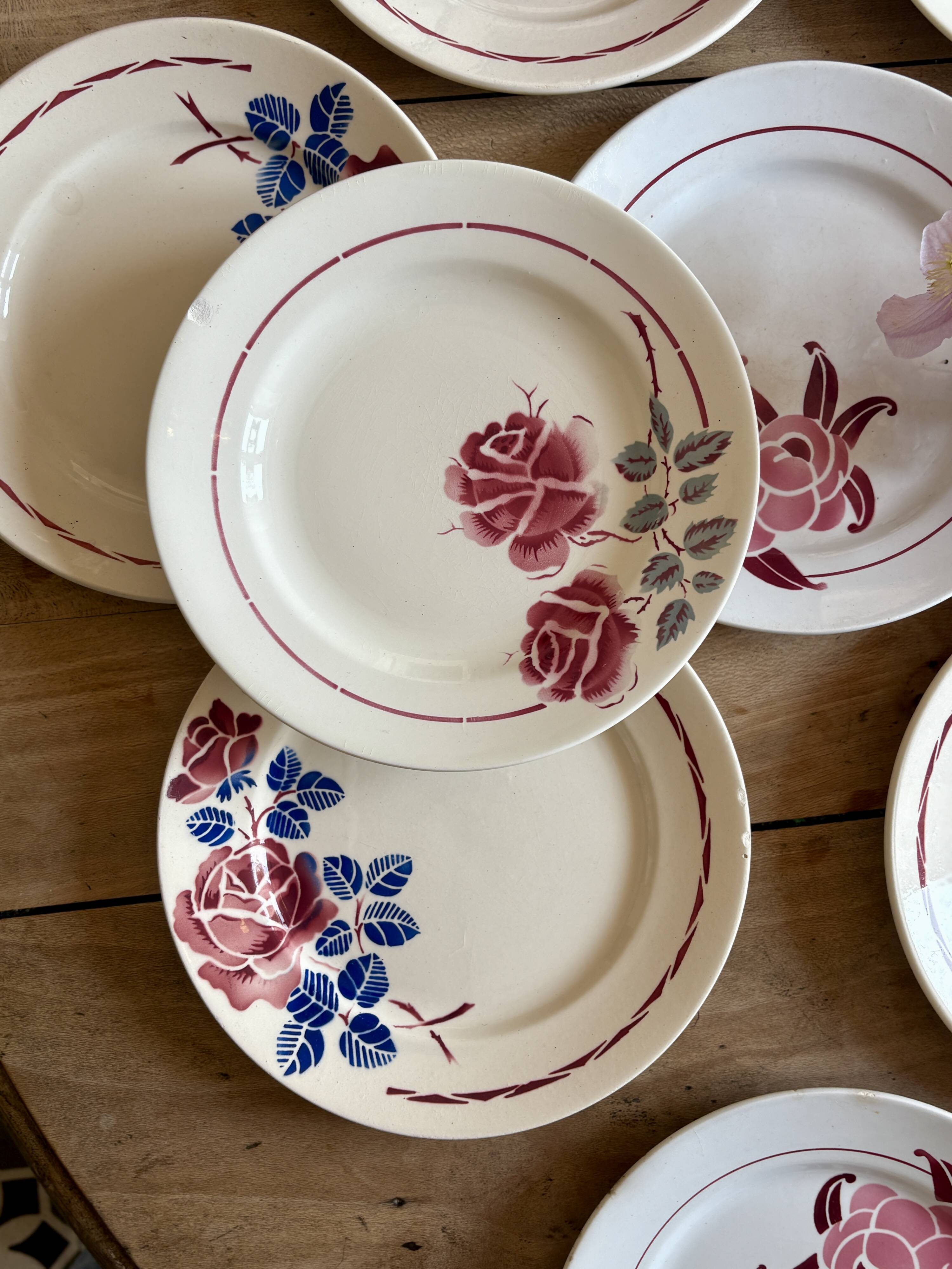 Set of 10 mismatched antique dinner plates