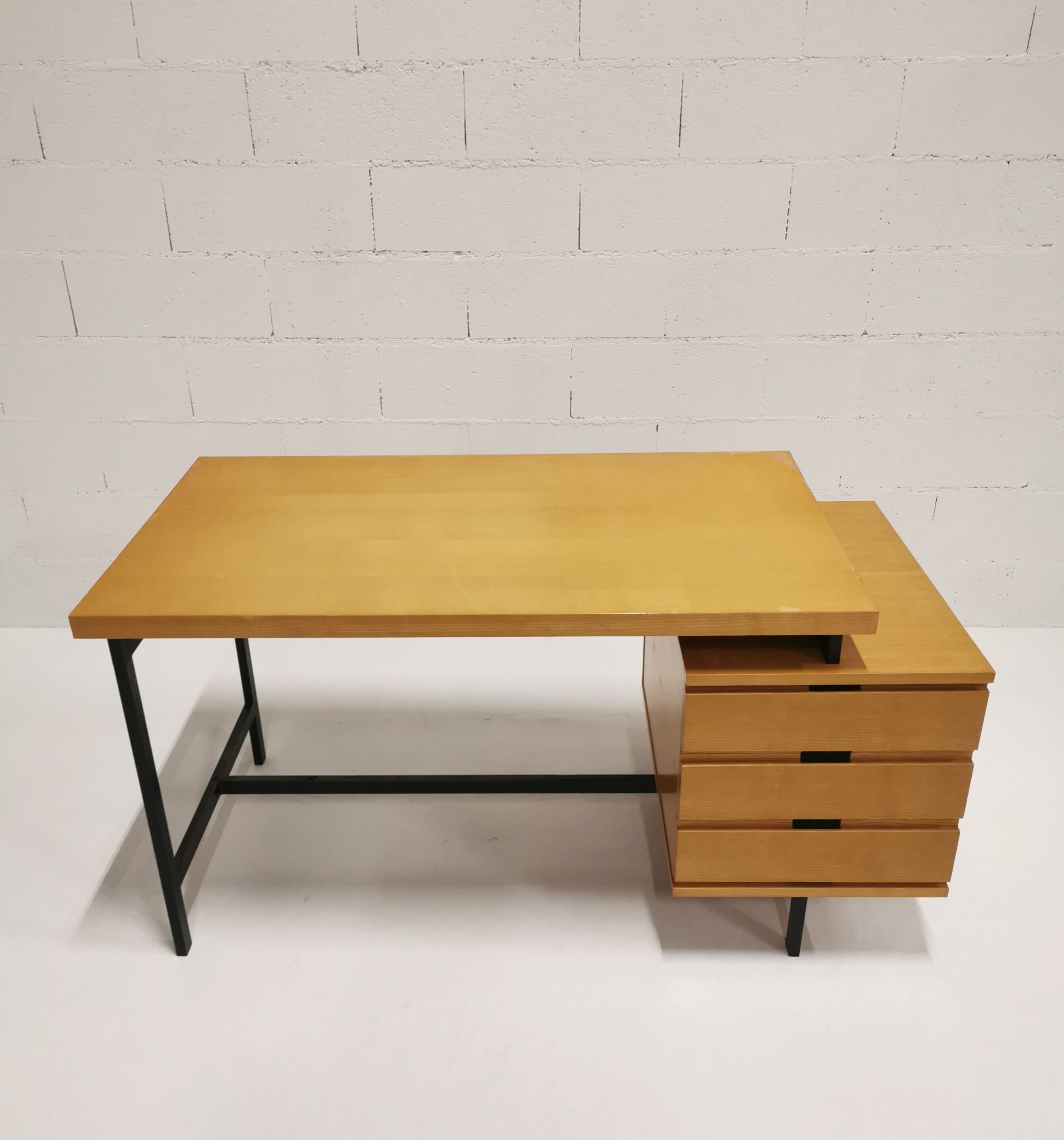 Bureau de Pierre Guariche Les Huchers Minvielle 1960