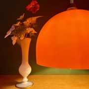 Suspension globe vintage en verre orange