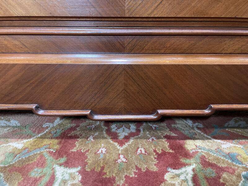 Commode Louis Philippe en noyer restaurée