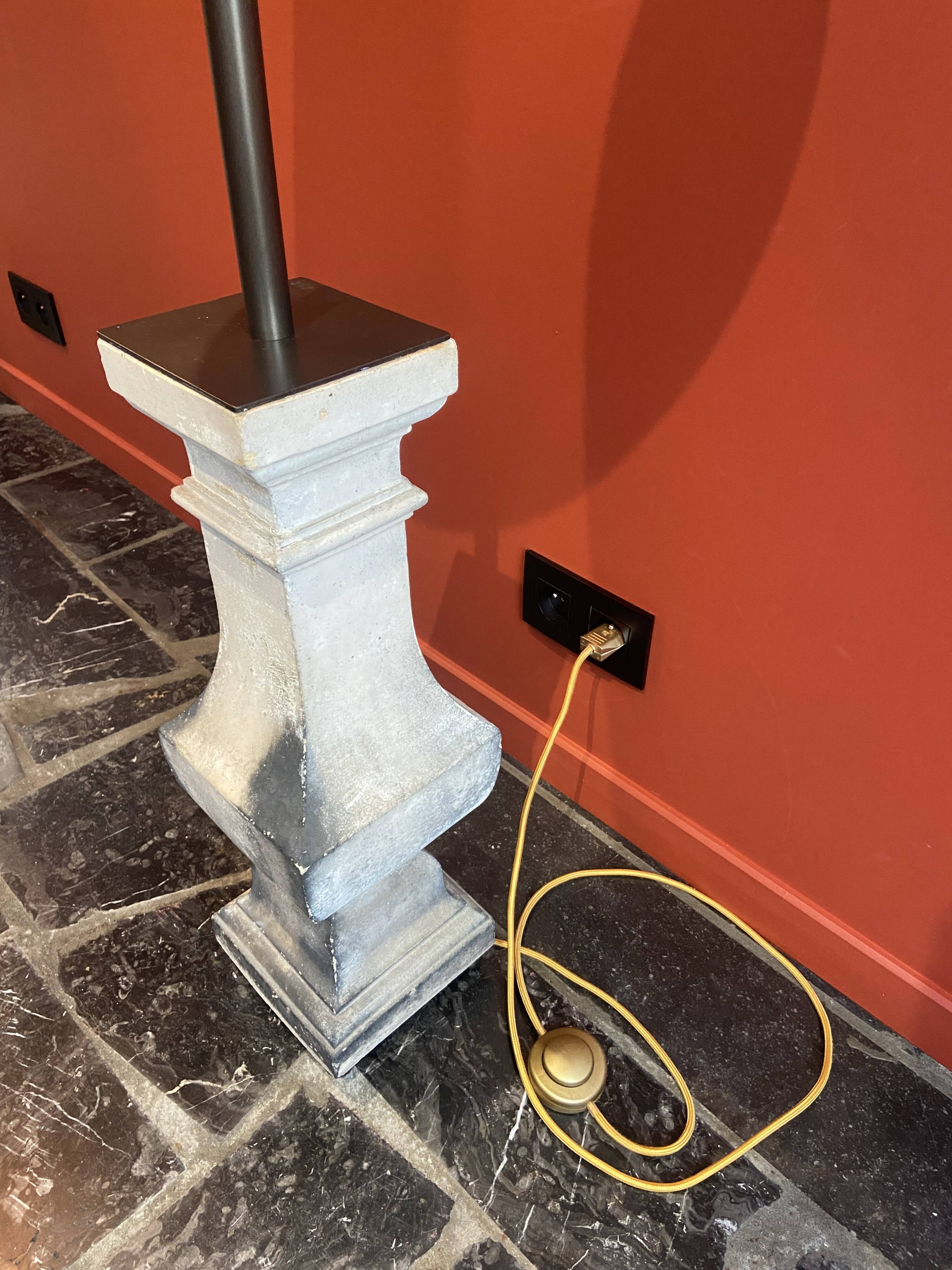 "Balustrade" lamp in terracotta, Ashoka silk shade, pistachio green.