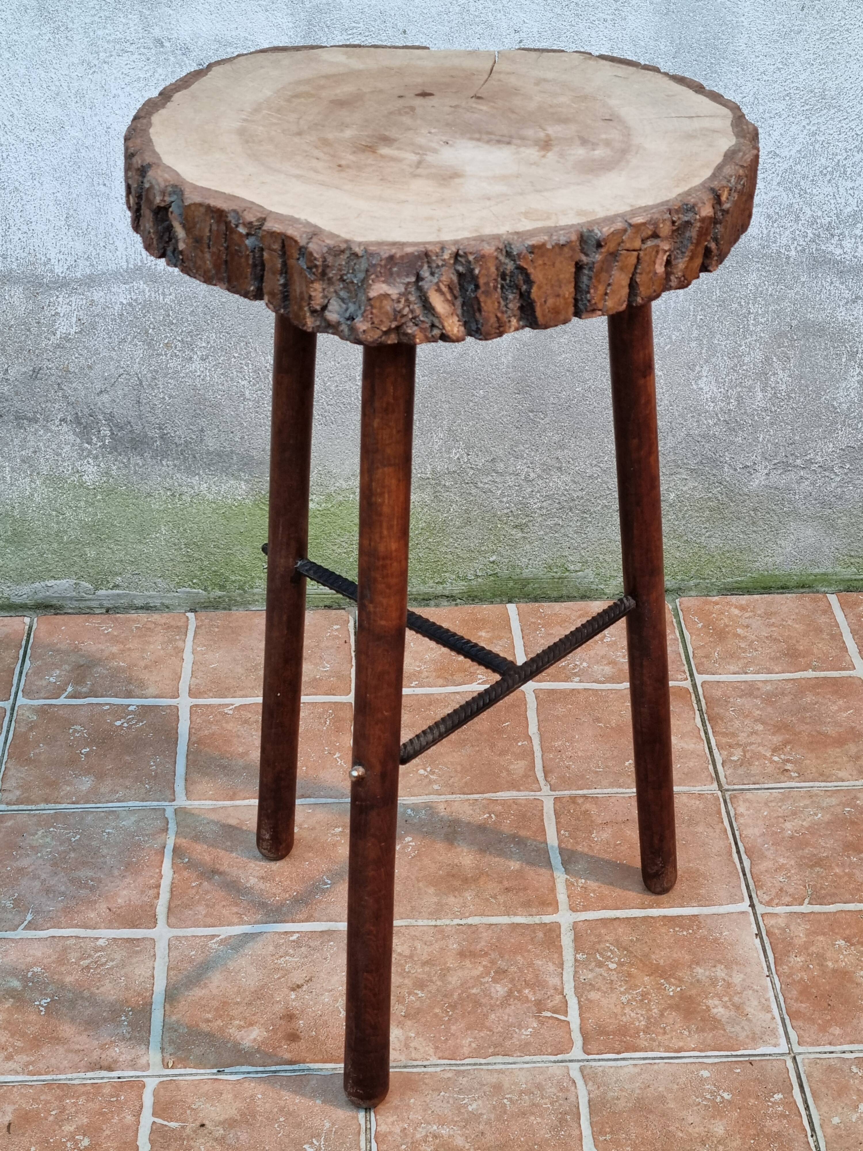 Brutalist tripod high table in wood and metal, 74 cm