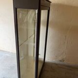 Ancienne vitrine en bois vitrée