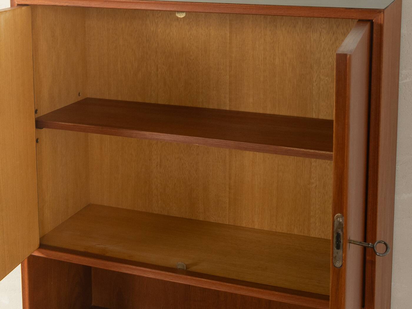 Buffet classique des années 1960, placage de teck, Heinrich Riestenpatt