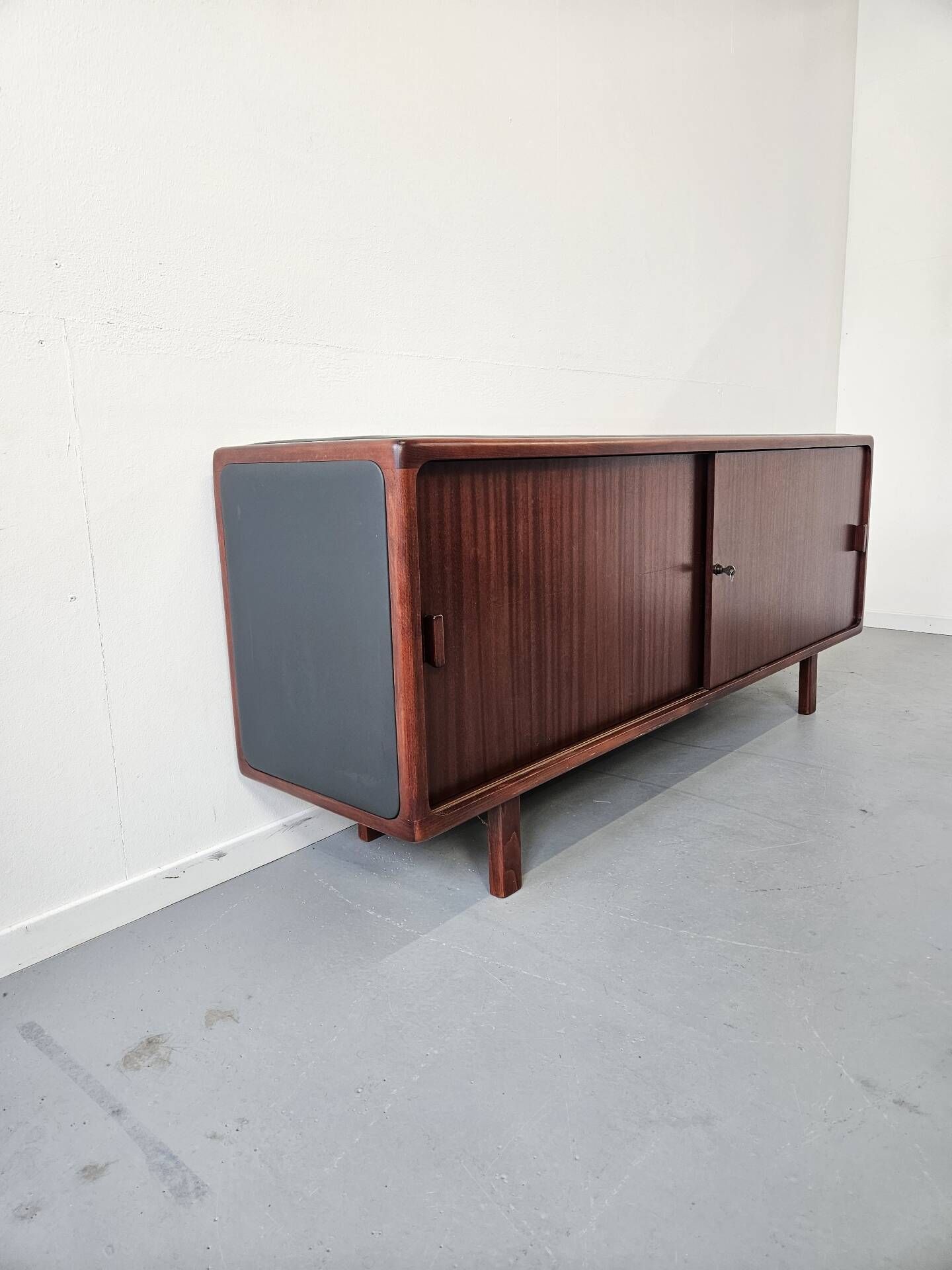 Enfilade vintage design en teck et cuir , années 70