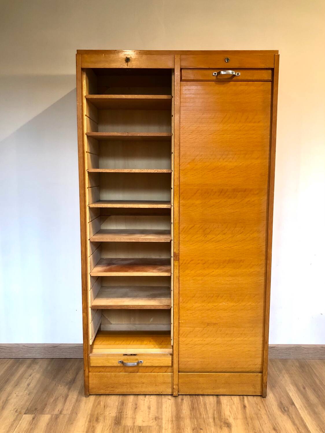 Double curtain filing cabinet