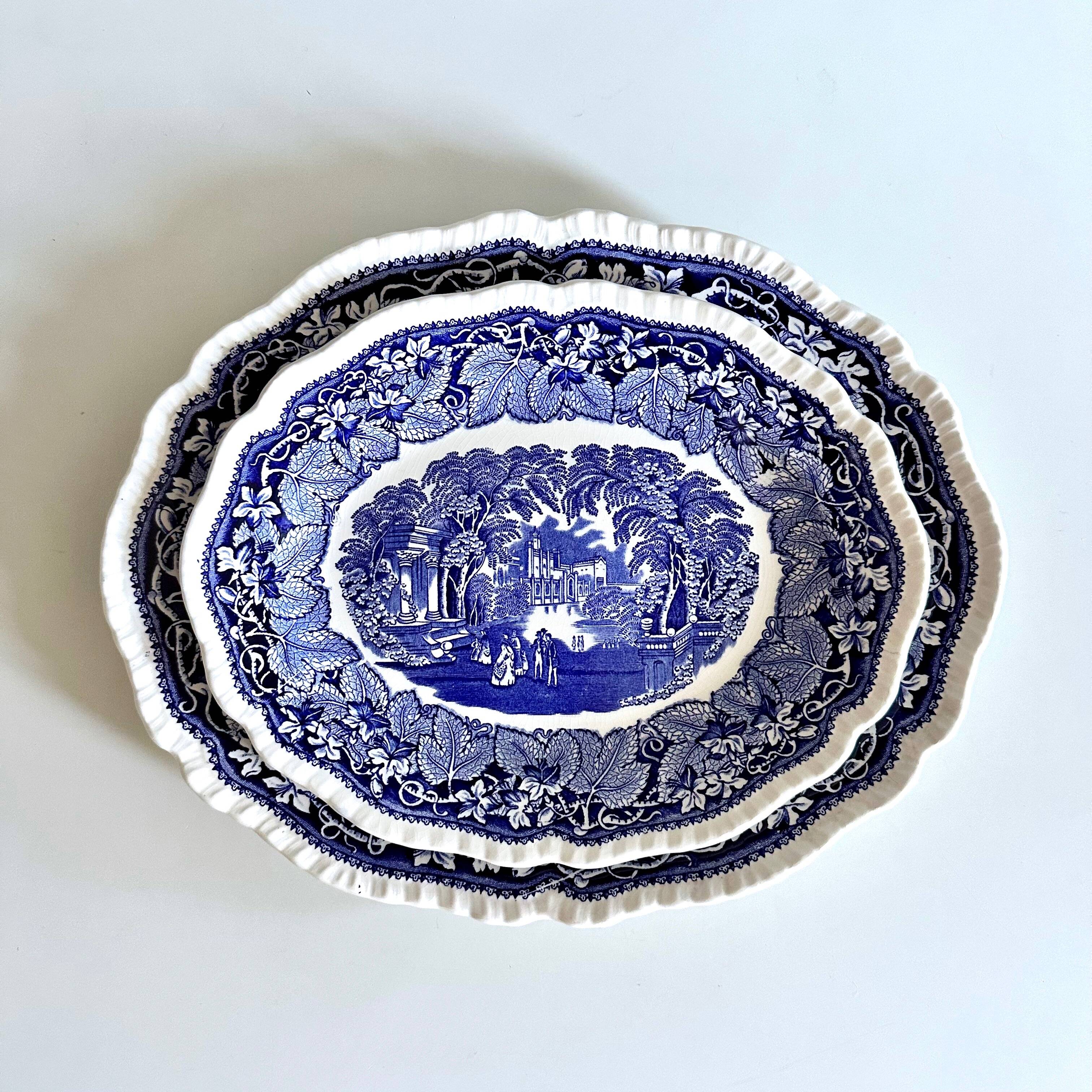 2 plats de service Mason’s Vista Blue – Faïence anglaise bleue et blanche