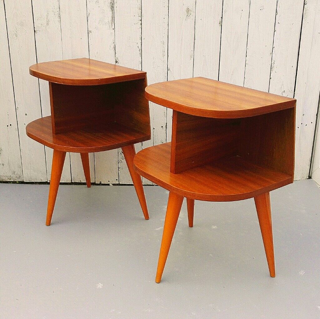 Pair of bedside tables in varnished wood 60