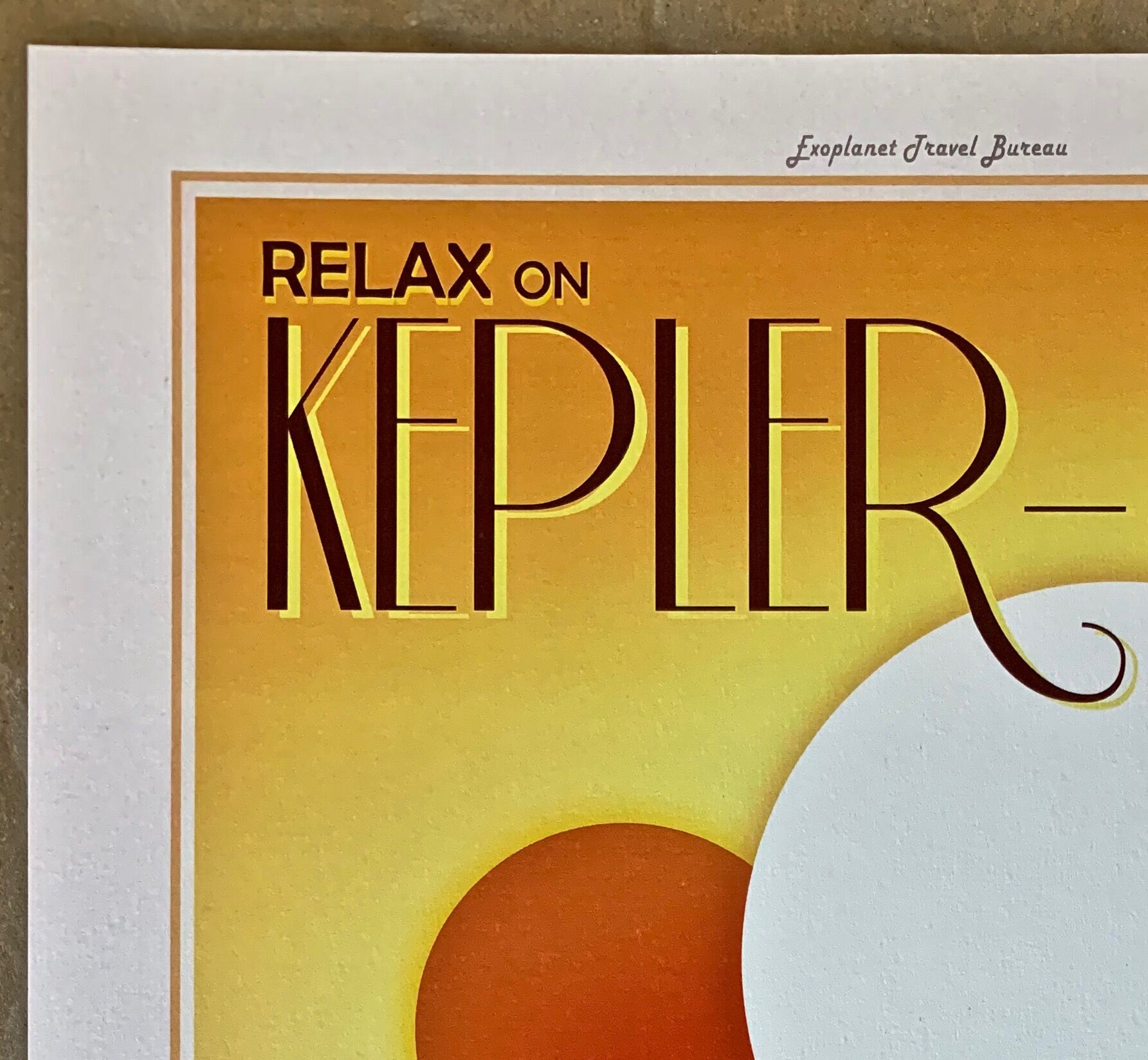 Impression lithographique de la planète kepler-16b issue de la série "visions du futur"