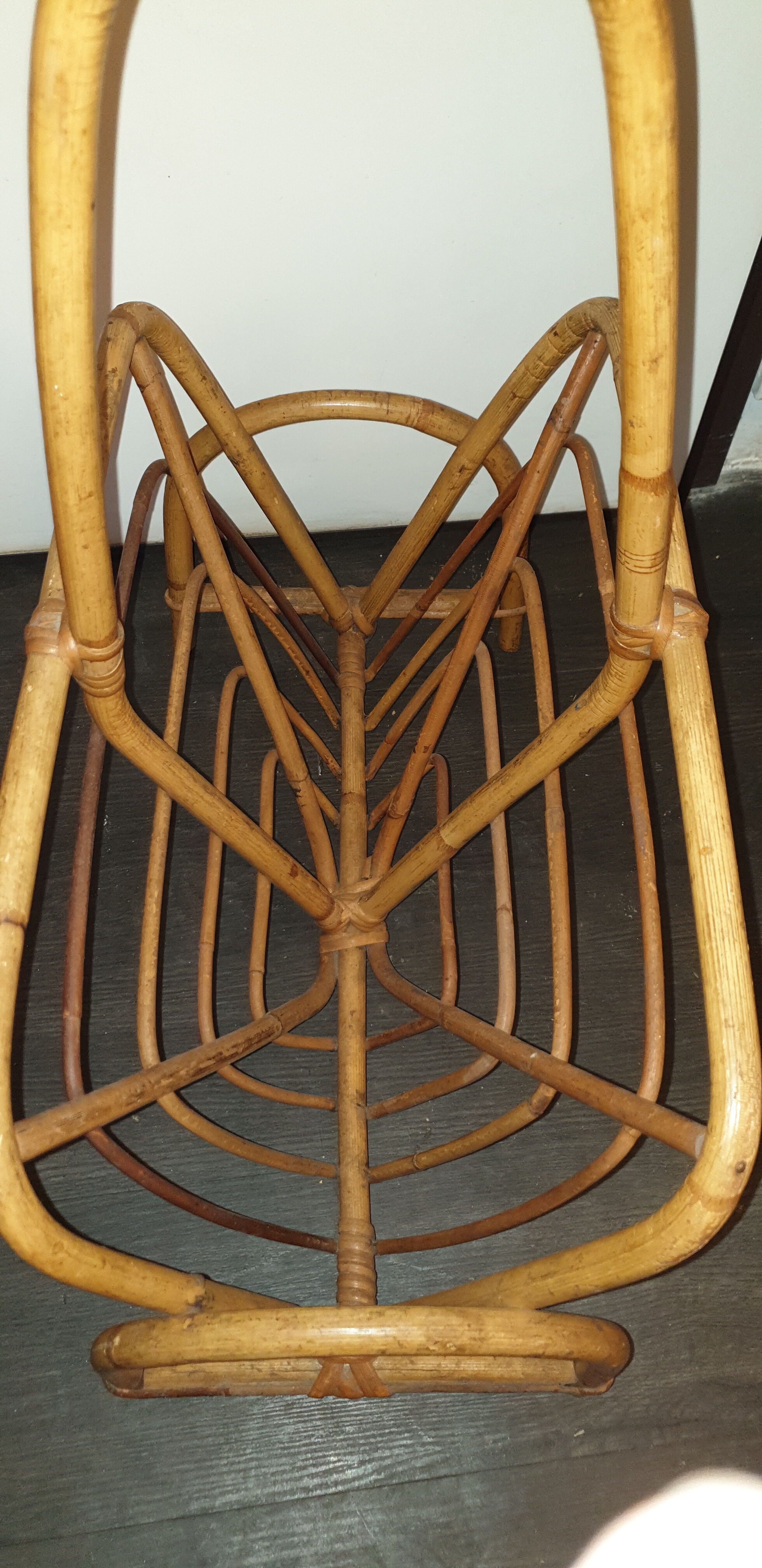 Rattan magazine holder