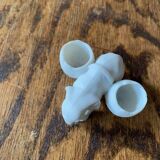 Petit éléphant en biscuit de porcelaine, salerons du 19e siècle
